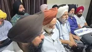 Jammu: अल्पसंख्यक समुदायों के हितों की रक्षा के लिए आयोग अधिनियम लागू करने की अपील Jammu: अल्पसंख्यक समुदायों के हितों की रक्षा के लिए आयोग अधिनियम लागू करने की अपील