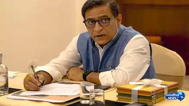 UP: SIT ने अलीगंज में घटनास्थल का दौरा किया, लखनऊ आग की घटना के बारे में शुरुआती जानकारी जुटाई UP: SIT ने अलीगंज में घटनास्थल का दौरा किया, लखनऊ आग की घटना के बारे में शुरुआती जानकारी जुटाई