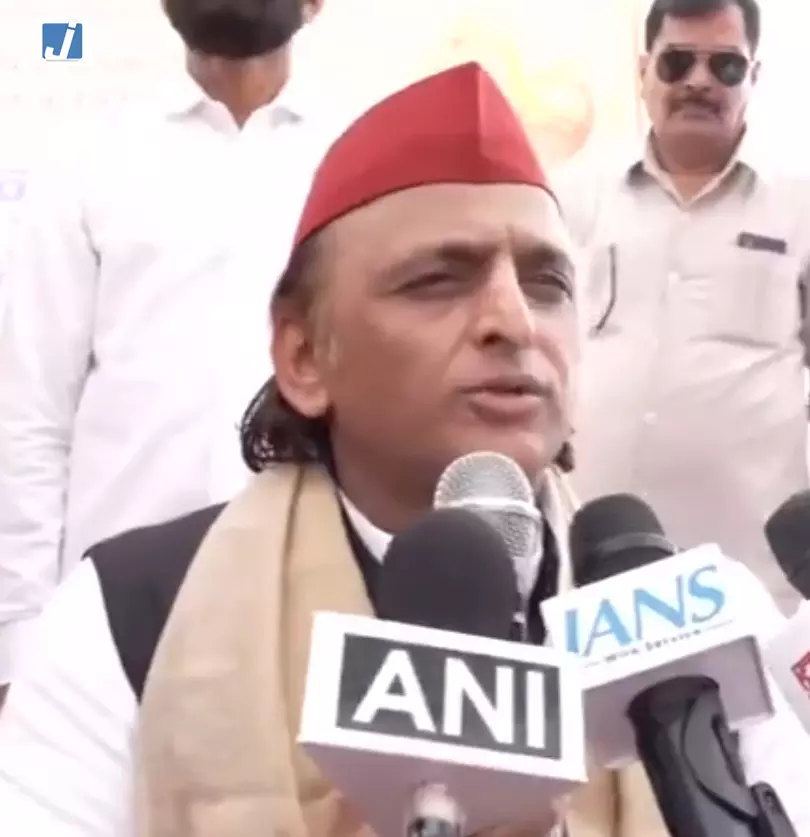 अखिलेश यादव का भाजपा पर हमला, कहा- सीएम बदलने की तैयारी में है पार्टी अखिलेश यादव का भाजपा पर हमला, कहा- सीएम बदलने की तैयारी में है पार्टी