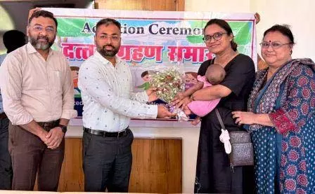 पंजाब की एकल अभिभावक अश्वती अजिथा ने लिया मायरा को गोद पंजाब की एकल अभिभावक अश्वती अजिथा ने लिया मायरा को गोद