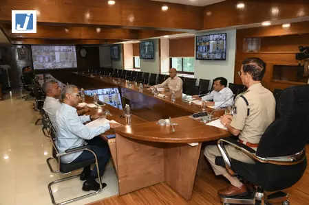 गुजरात पुलिस ने मुहर्रम के जुलूसों के लिए संवेदनशील इलाकों में चौकसी बढ़ाई गुजरात पुलिस ने मुहर्रम के जुलूसों के लिए संवेदनशील इलाकों में चौकसी बढ़ाई