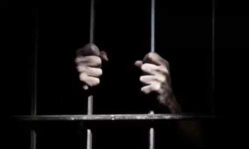 कुछ ही घंटों में पुलिस ने सुलझाया ब्लाइंड मर्डर केस, तीन नाबालिगों को पकड़ा कुछ ही घंटों में पुलिस ने सुलझाया ब्लाइंड मर्डर केस, तीन नाबालिगों को पकड़ा