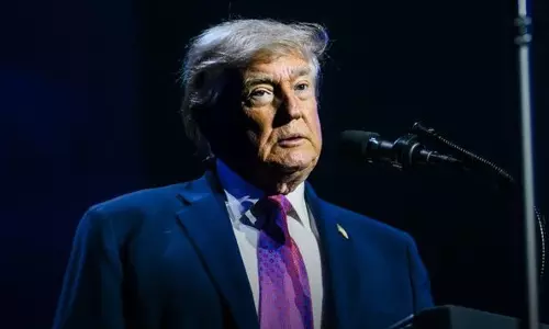 US सीनेट ने ईरान पर ट्रंप की युद्ध शक्तियों को सीमित करने का प्रस्ताव पारित किया US सीनेट ने ईरान पर ट्रंप की युद्ध शक्तियों को सीमित करने का प्रस्ताव पारित किया