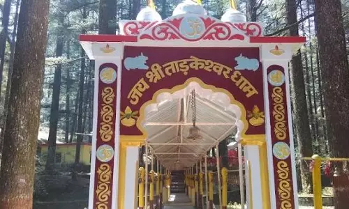 भक्तों की सुविधा के लिए पहल: तारकेश्वर मंदिर रोड से हटेगा अवैध कब्जा भक्तों की सुविधा के लिए पहल: तारकेश्वर मंदिर रोड से हटेगा अवैध कब्जा