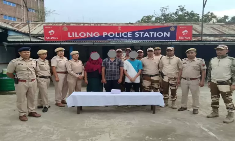 Manipur: ड्रग्स विरोधी कार्रवाई में चार लोग गिरफ्तार, ब्राउन शुगर जब्त Manipur: ड्रग्स विरोधी कार्रवाई में चार लोग गिरफ्तार, ब्राउन शुगर जब्त