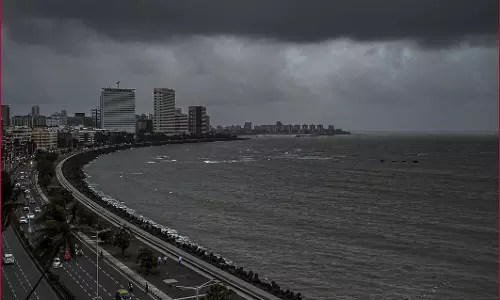 Mumbai: झमाझम बारिश से मौसम हुआ सुहाना, लोगों ने ली राहत की सांस Mumbai: झमाझम बारिश से मौसम हुआ सुहाना, लोगों ने ली राहत की सांस
