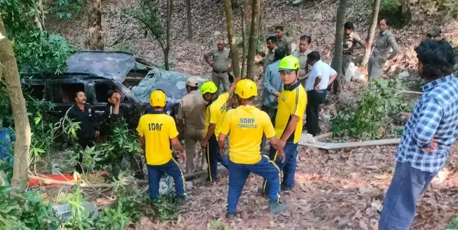 Almora: अल्मोड़ा सड़क हादसे में दो लोगों की मौत, राहत-बचाव अभियान चलाया गया Almora: अल्मोड़ा सड़क हादसे में दो लोगों की मौत, राहत-बचाव अभियान चलाया गया