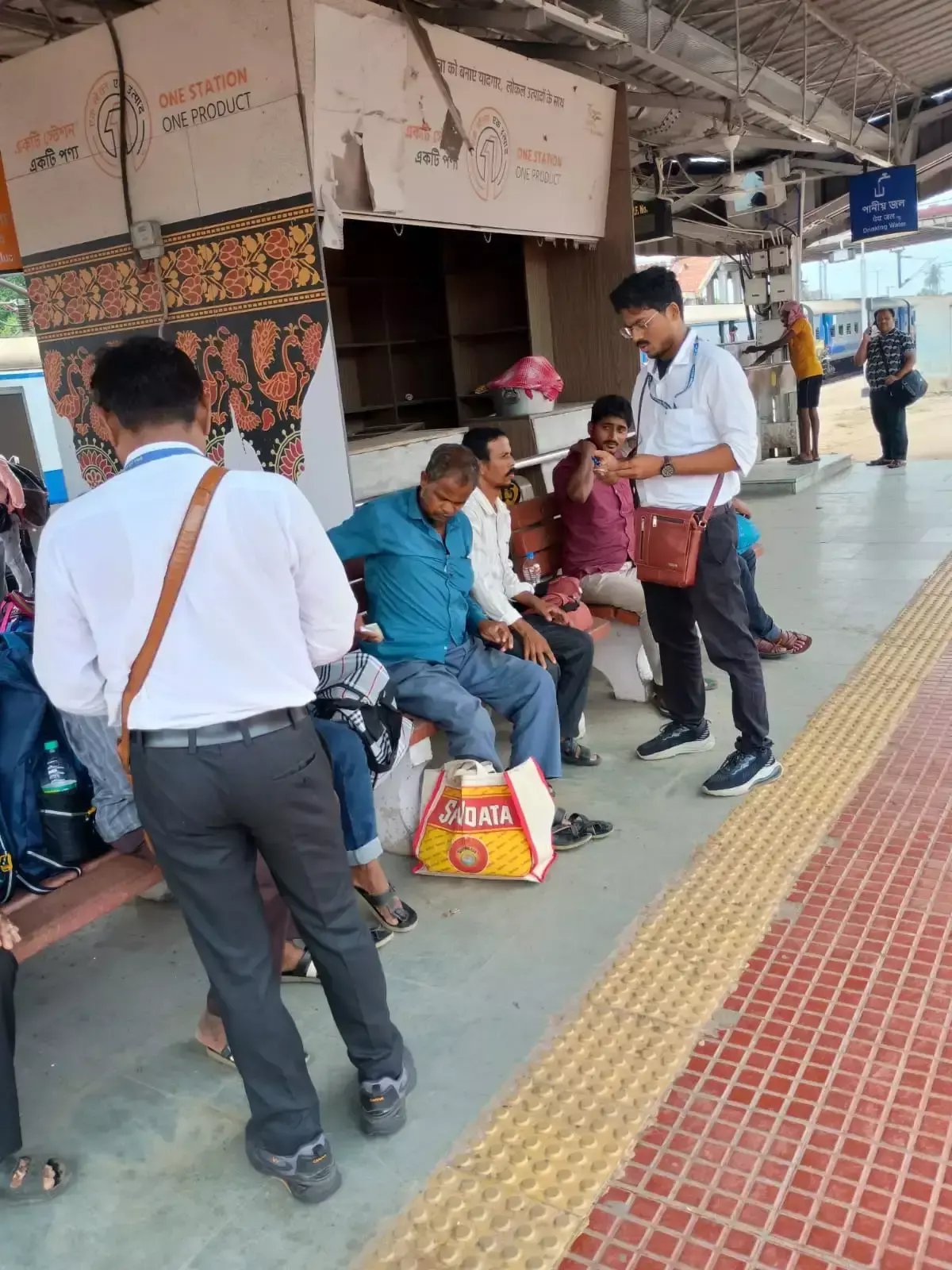 Kharagpur: खड़गपुर मंडल में रेलवे की बड़ी कार्रवाई, सैकड़ों यात्री पकड़े गए