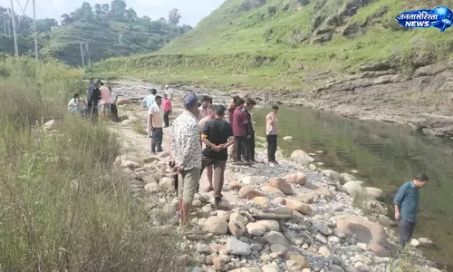 Almora : कोसी नदी में दर्दनाक हादसा, दोस्त को बचाने उतरे धीरज की भी डूबकर मौत Almora : कोसी नदी में दर्दनाक हादसा, दोस्त को बचाने उतरे धीरज की भी डूबकर मौत