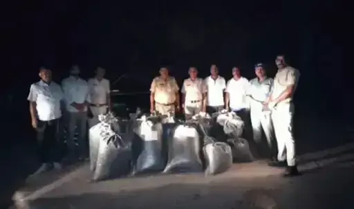 Balotra: हाईवे पर फायरिंग के बाद तस्कर फरार, स्कॉर्पियो से भारी मात्रा में नशा बरामद Balotra: हाईवे पर फायरिंग के बाद तस्कर फरार, स्कॉर्पियो से भारी मात्रा में नशा बरामद