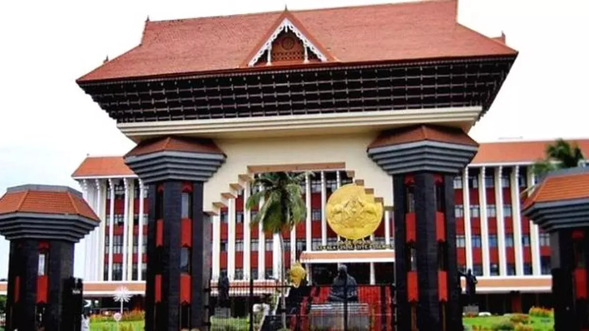Kerala: टैक्स छूट मामले में विपक्ष के आरोपों पर गरमाई सियासत Kerala: टैक्स छूट मामले में विपक्ष के आरोपों पर गरमाई सियासत
