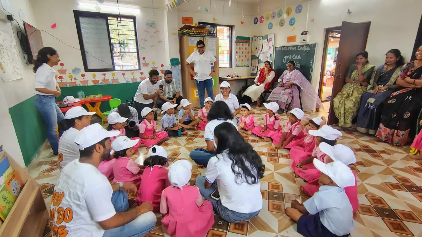 Mumbai: अंतरराष्ट्रीय एथलीट की मौजूदगी में आंगनवाड़ी में ओलंपिक डे कार्यक्रम Mumbai: अंतरराष्ट्रीय एथलीट की मौजूदगी में आंगनवाड़ी में ओलंपिक डे कार्यक्रम