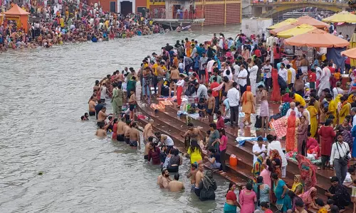 Haridwar: निर्जला एकादशी पर श्रद्धालुओं की भीड़ को देखते हुए ट्रैफिक व्यवस्था सख्त Haridwar: निर्जला एकादशी पर श्रद्धालुओं की भीड़ को देखते हुए ट्रैफिक व्यवस्था सख्त
