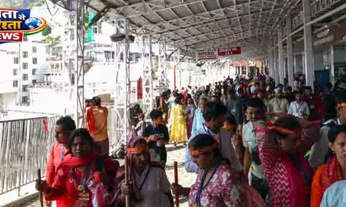 Srinagar वैष्णो देवी में 50.7 लाख श्रद्धालु पहुंचे Srinagar वैष्णो देवी में 50.7 लाख श्रद्धालु पहुंचे