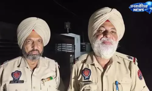 जमीन विवाद में रिश्तों का कत्ल! युवक ने चाची, चचेरे भाई और दोस्त को मारी गोली जमीन विवाद में रिश्तों का कत्ल! युवक ने चाची, चचेरे भाई और दोस्त को मारी गोली