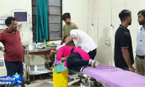 चचेरे भाई-बहन के प्रेम संबंध पर बवाल! पंचायत के फैसले के बाद सिर मुंडवाने और गांव निकाले का आरोप चचेरे भाई-बहन के प्रेम संबंध पर बवाल! पंचायत के फैसले के बाद सिर मुंडवाने और गांव निकाले का आरोप