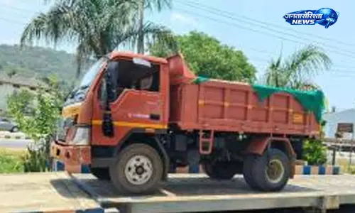 Kerala : स्कूल समय में टिपर लॉरियों की आवाजाही पर नाराजगी