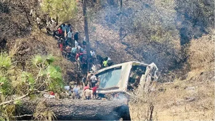 Jammu: कठुआ हादसे में कई यात्री घायल, चार की हालत नाजुक Jammu: कठुआ हादसे में कई यात्री घायल, चार की हालत नाजुक