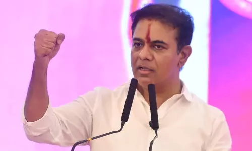 Hyderabad मेट्रो पर KTR का आरोप, रेवंत और किशन रेड्डी पर निशाना Hyderabad मेट्रो पर KTR का आरोप, रेवंत और किशन रेड्डी पर निशाना