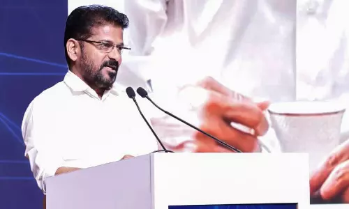 Telangana CM ने कांग्रेस नेताओं को SIR के मामले में लापरवाही न बरतने की चेतावनी दी Telangana CM ने कांग्रेस नेताओं को SIR के मामले में लापरवाही न बरतने की चेतावनी दी