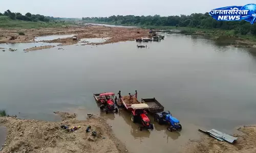 पश्चिमी सिंहभूम में NGT के प्रतिबंध की खुलेआम अवहेलना, खरकई नदी से अवैध बालू उत्खनन जारी