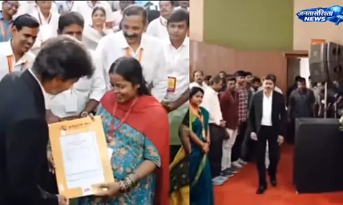 तमिलनाडु में 401 नियुक्तियां, CM विजय ने सौंपे पत्र