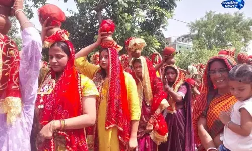 कलश यात्रा से गूंजा इलाका, शुरू हुआ मंदिर प्राण प्रतिष्ठा कार्यक्रम कलश यात्रा से गूंजा इलाका, शुरू हुआ मंदिर प्राण प्रतिष्ठा कार्यक्रम