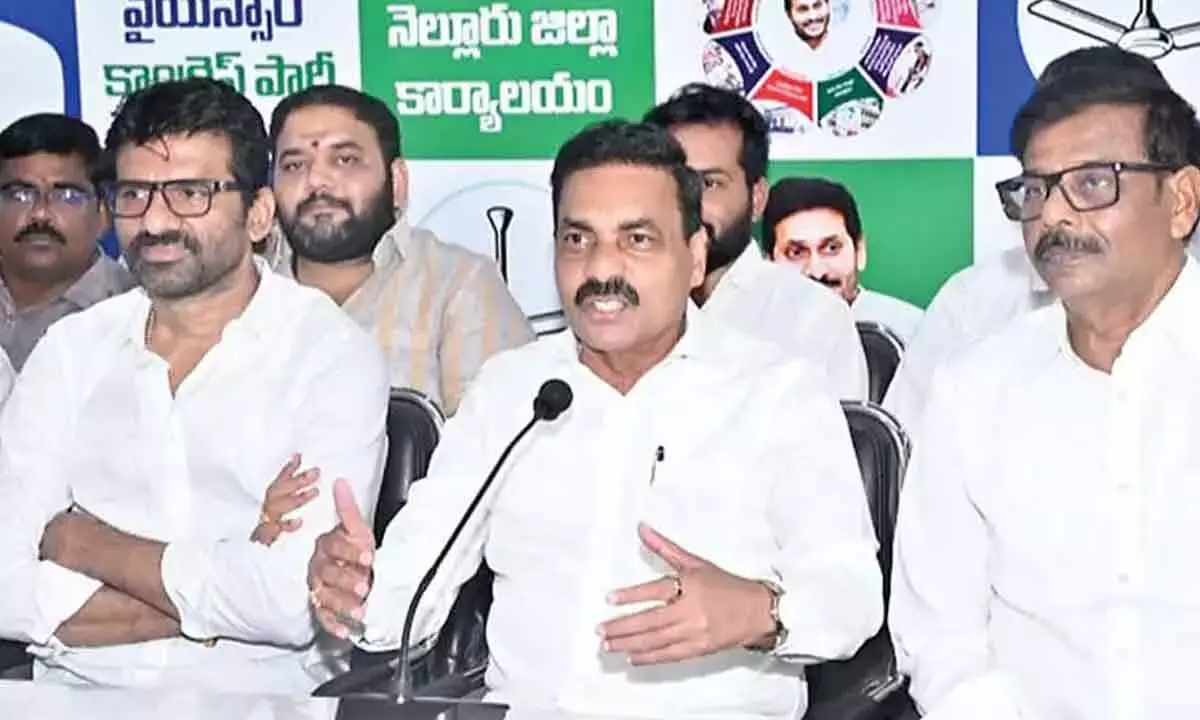 नेल्लोर में YSRCP MLC के संस्थानों में जांच को लेकर राजनीतिक विवाद छिड़ गया है