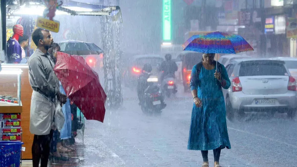 kerala: आने वाले दिनों में तेज बारिश का अनुमान, कई जिलों में येलो अलर्ट जारी kerala: आने वाले दिनों में तेज बारिश का अनुमान, कई जिलों में येलो अलर्ट जारी