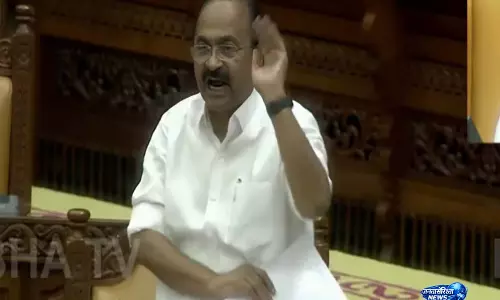 शराब नीति पर बयानबाजी तेज, UDF में चर्चा के बाद बनेगी नई नीति, विपक्ष पर सीएम सतीशन का हमला शराब नीति पर बयानबाजी तेज, UDF में चर्चा के बाद बनेगी नई नीति, विपक्ष पर सीएम सतीशन का हमला