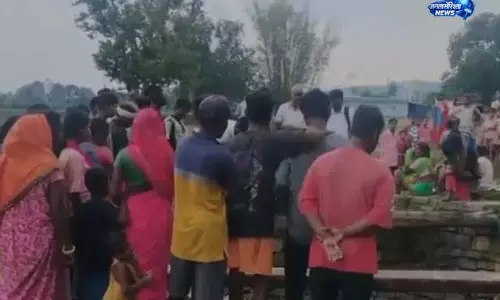 मां और दो मासूम बच्चों की कुएं में डूबने से मौत मां और दो मासूम बच्चों की कुएं में डूबने से मौत
