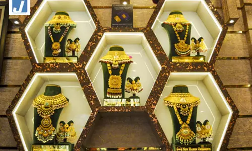 सोना-चांदी में भारी गिरावट, कई महीनों के निचले स्तर पर पहुंचे भाव; निवेशकों की बढ़ी चिंता सोना-चांदी में भारी गिरावट, कई महीनों के निचले स्तर पर पहुंचे भाव; निवेशकों की बढ़ी चिंता