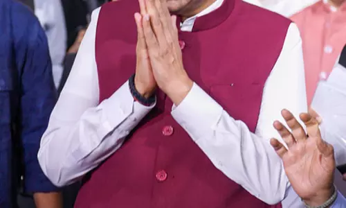 महाराष्ट्र सरकार का किसानों को दिन में 100 प्रतिशत बिजली देने का लक्ष्य: सीएम फडणवीस महाराष्ट्र सरकार का किसानों को दिन में 100 प्रतिशत बिजली देने का लक्ष्य: सीएम फडणवीस