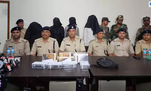 Blind murder मिस्ट्री का खुलासा: पति के कथित अवैध संबंधों का विरोध बना हत्या की वजह, पड़ोसन समेत 4 Blind murder मिस्ट्री का खुलासा: पति के कथित अवैध संबंधों का विरोध बना हत्या की वजह, पड़ोसन समेत 4