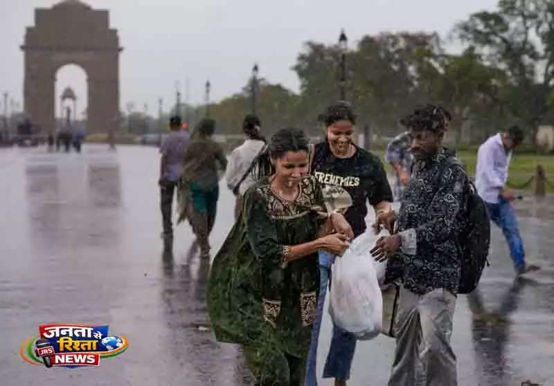 Delhi मानसून में 42% तक गिरा बारिश का स्तर Delhi मानसून में 42% तक गिरा बारिश का स्तर