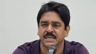 Kolkata: कैनिंग में प्रशासन सख्त, पूर्व विधायक के पुत्र के कैफेटेरिया पर कार्रवाई Kolkata: कैनिंग में प्रशासन सख्त, पूर्व विधायक के पुत्र के कैफेटेरिया पर कार्रवाई
