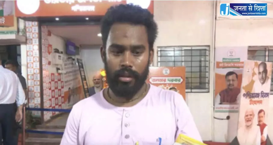 बेटे का लिवर खराब, 20 लाख इलाज का खर्च, CM के पास मदद मांगने पहुंचा पिता बेटे का लिवर खराब, 20 लाख इलाज का खर्च, CM के पास मदद मांगने पहुंचा पिता