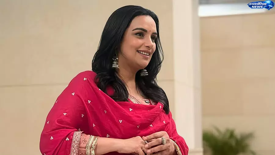 श्वेता मेनन का AMMA अध्यक्ष पद से इस्तीफे पर बयान, कहा- “किसी की कठपुतली नहीं बन सकती” श्वेता मेनन का AMMA अध्यक्ष पद से इस्तीफे पर बयान, कहा- “किसी की कठपुतली नहीं बन सकती”
