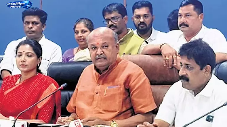 Karnataka : गारंटी योजनाएँ जारी, गलत लाभ पर सख्ती Karnataka : गारंटी योजनाएँ जारी, गलत लाभ पर सख्ती