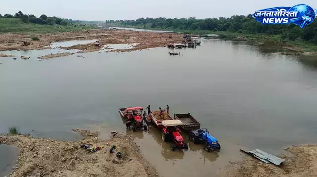 पश्चिमी सिंहभूम में NGT के प्रतिबंध की खुलेआम अवहेलना, खरकई नदी से अवैध बालू उत्खनन जारी पश्चिमी सिंहभूम में NGT के प्रतिबंध की खुलेआम अवहेलना, खरकई नदी से अवैध बालू उत्खनन जारी