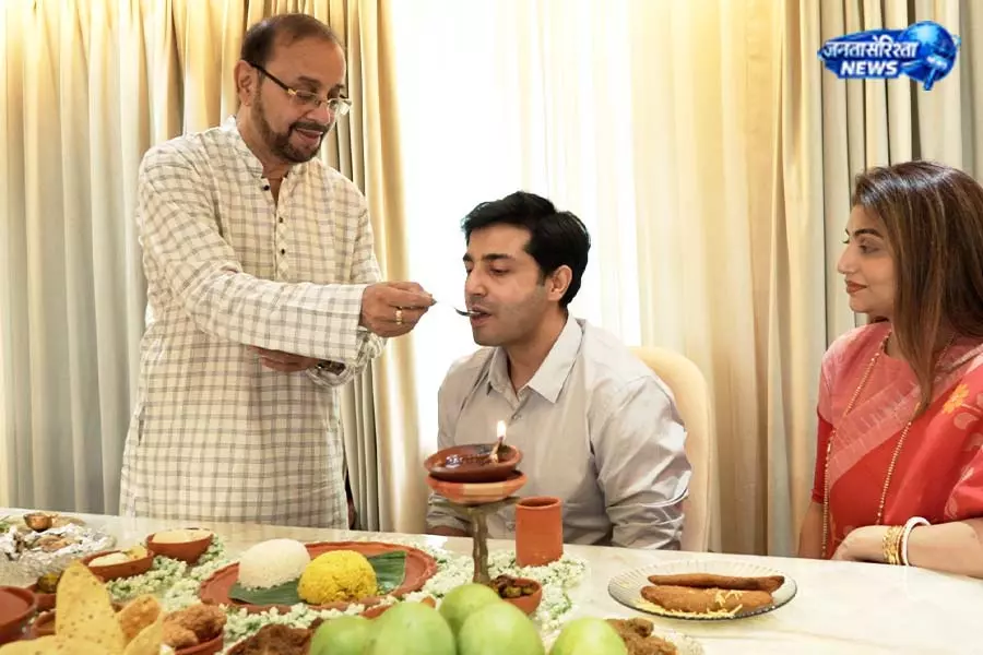 पूर्व TMC विधायक अतिन घोष मुश्किल में पूर्व TMC विधायक अतिन घोष मुश्किल में
