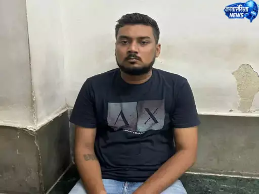 76 करोड़ का फर्जी बिल घोटाला, आदेश्वर ट्रेड लिंक का संचालक गिरफ्तार 76 करोड़ का फर्जी बिल घोटाला, आदेश्वर ट्रेड लिंक का संचालक गिरफ्तार