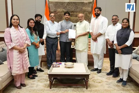 उपराष्ट्रपति से छात्रों की मुलाकात, पंजाब विश्वविद्यालय और छात्र के हितों पर हुई बात उपराष्ट्रपति से छात्रों की मुलाकात, पंजाब विश्वविद्यालय और छात्र के हितों पर हुई बात