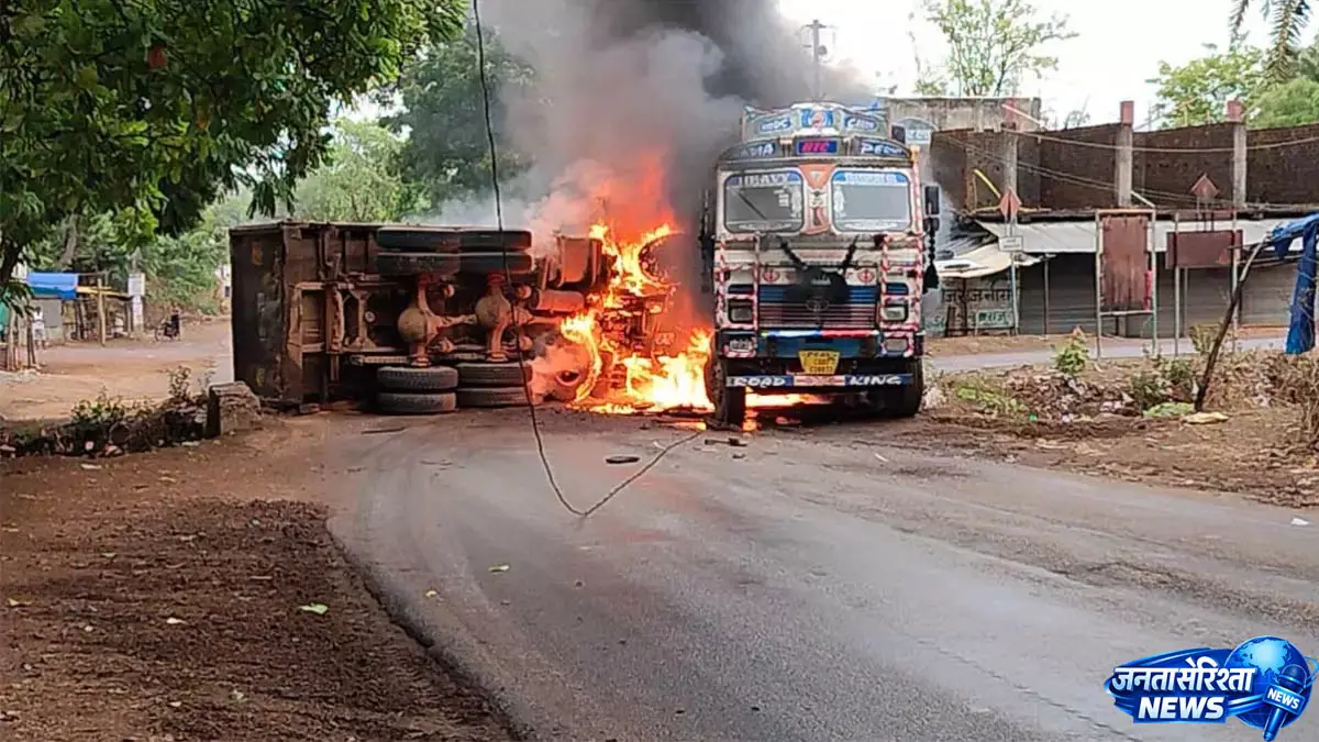 पखांजूर में फायर ब्रिगेड की कमी पर उठे सवाल, घोषणा के छह महीने बाद भी व्यवस्था नहीं पखांजूर में फायर ब्रिगेड की कमी पर उठे सवाल, घोषणा के छह महीने बाद भी व्यवस्था नहीं
