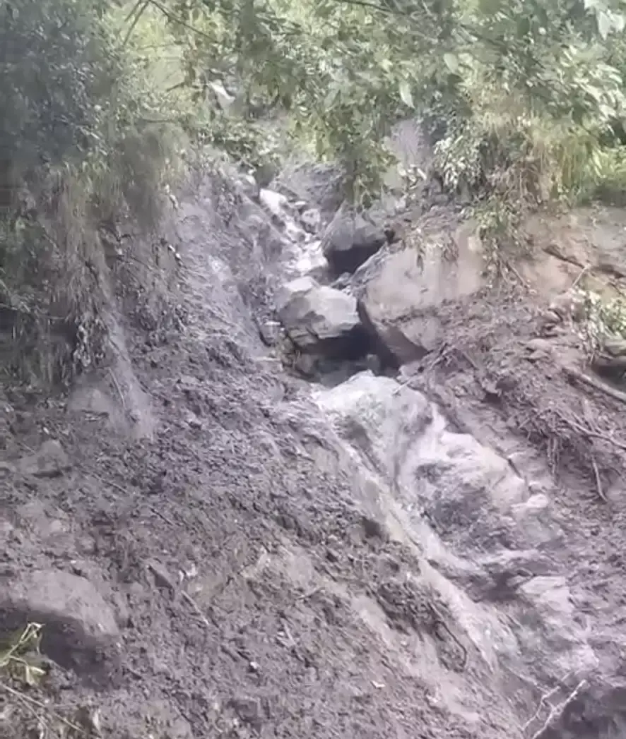 Shimla: अचानक आई बाढ़ से किसानों और बागवानों को नुकसान