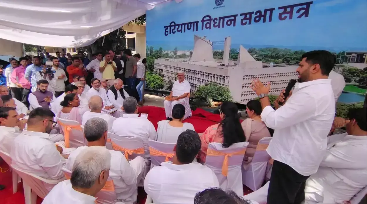 Chandigarh: विधानसभा अध्यक्ष ने नेता प्रतिपक्ष के स्पष्टीकरण को नहीं माना