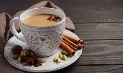 घर की चाय क्यों नहीं बनती परफेक्ट? जानें स्वाद खराब करने वाली गलती