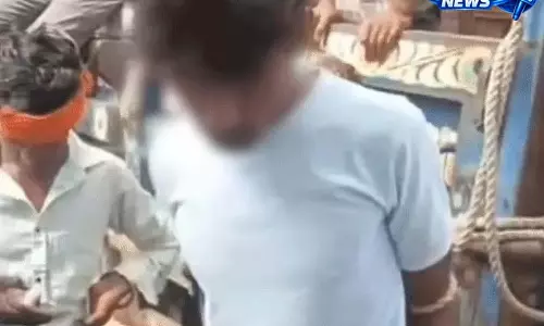 चोरी के आरोप में युवक को बांधकर पीटा, गर्म तार से दागा