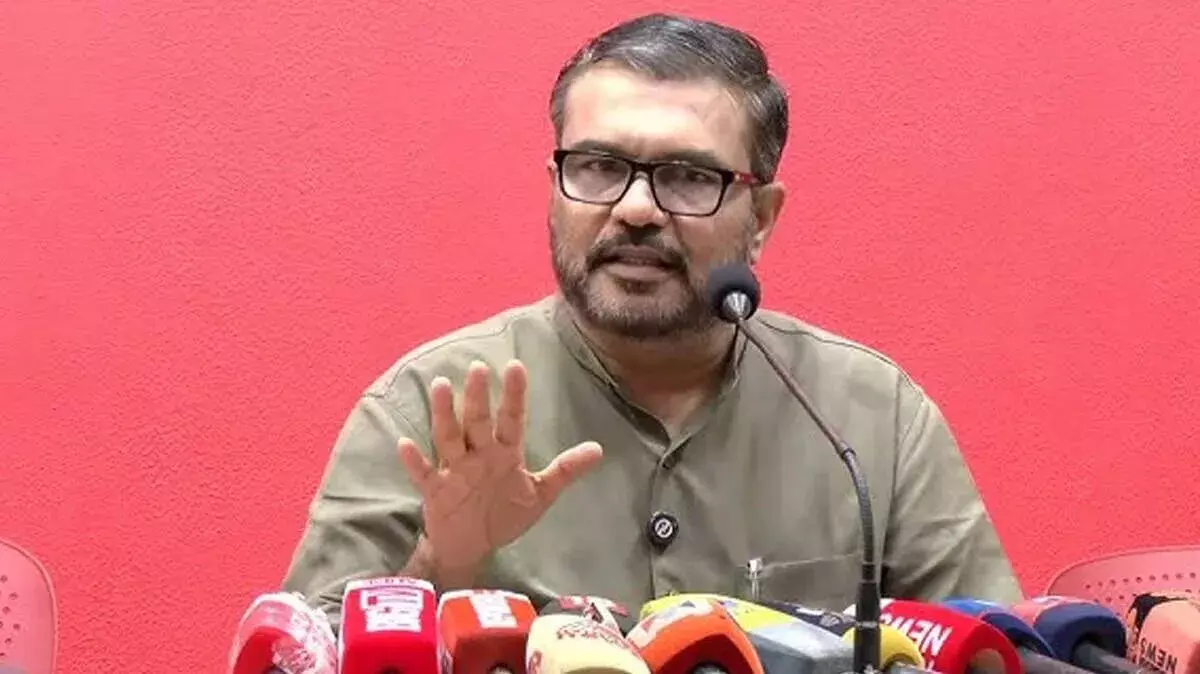 kerala: सारे बार बीयर पार्लर में बदले गए: ओमन चांडी सरकार के दावों पर उठे सवाल