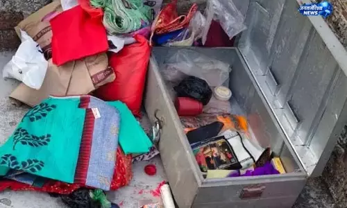 स्प्रे कर परिवारों को बेहोश कर वारदात